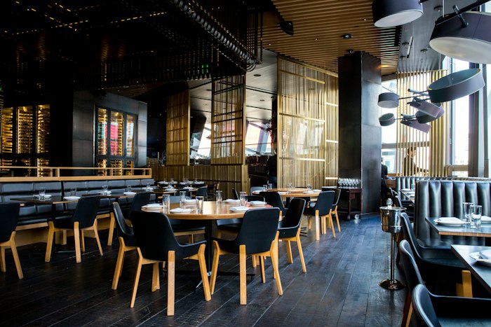 Gemütliches Café-Interieur als Sinnbild für Cafés und Restaurants